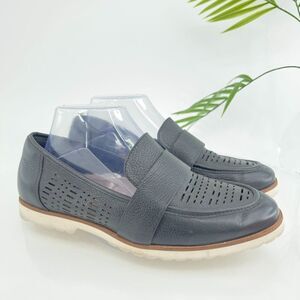 Earth Masio Loafers Slip On Shoes Women's Size 8.5 Black Laser cut Flats Comfy
